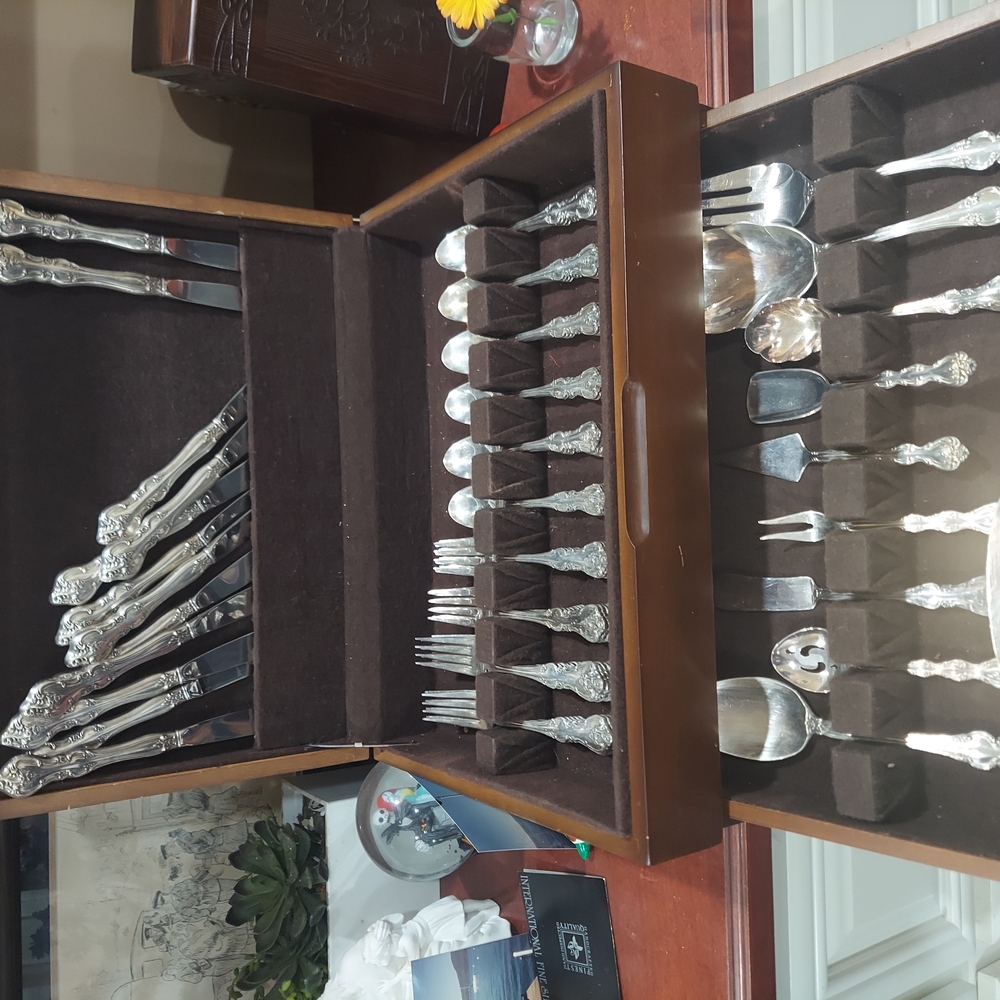 Elegant Silver Cutlery Set